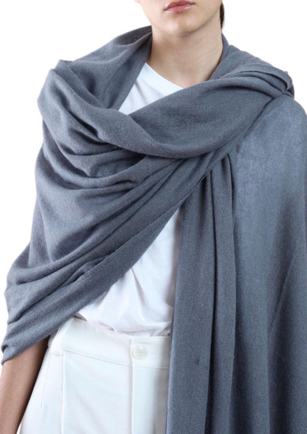 TRAVEL WRAP CHARCOAL - Cashmere Luxe