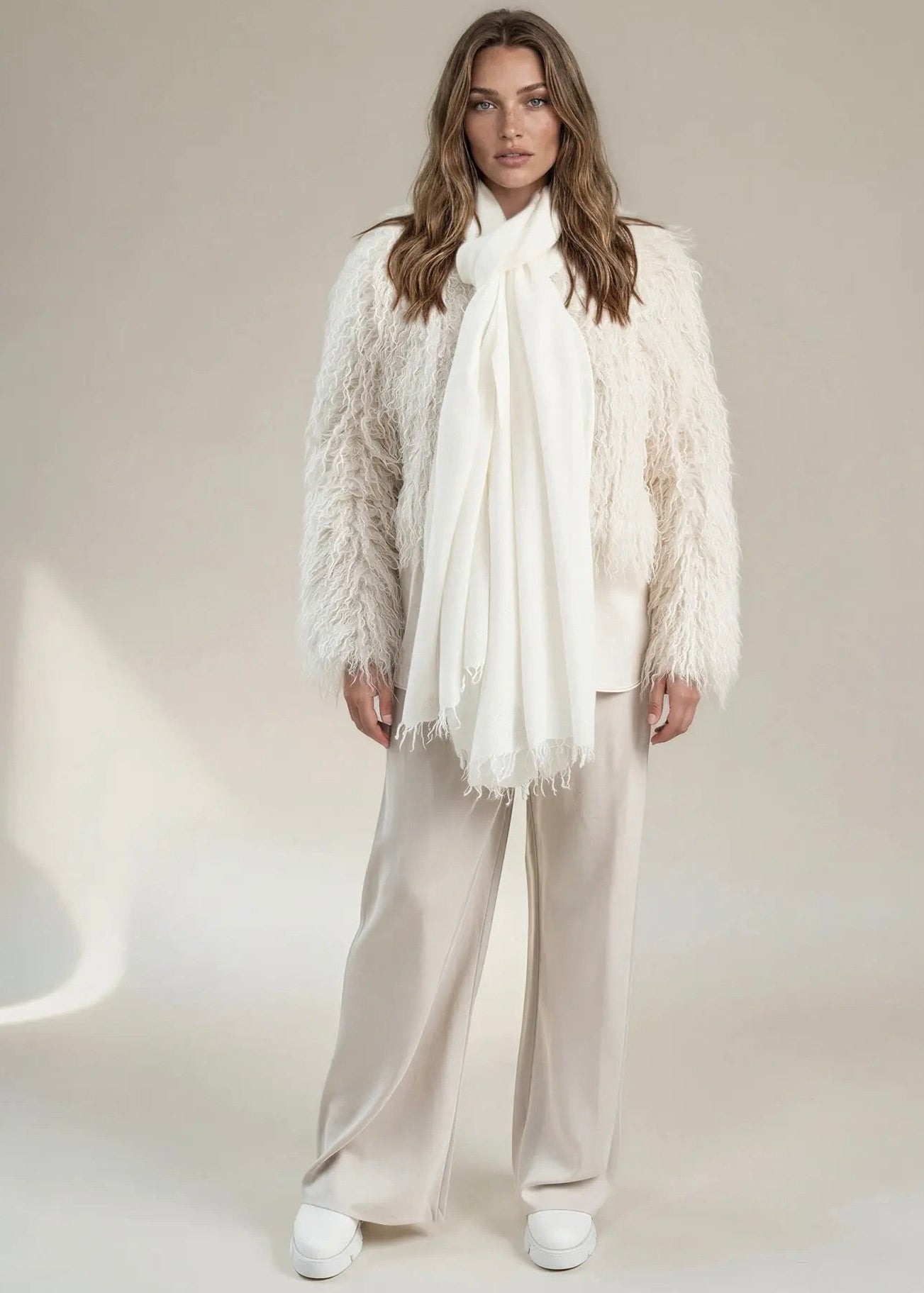 Premium White Handwoven Cashmere Wrap – Pure Himalayan Luxury Scarf