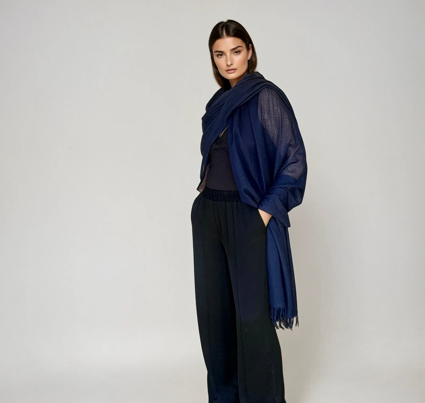 WRAP AUS REINEM KASCHMIR, MARINEBLAU
