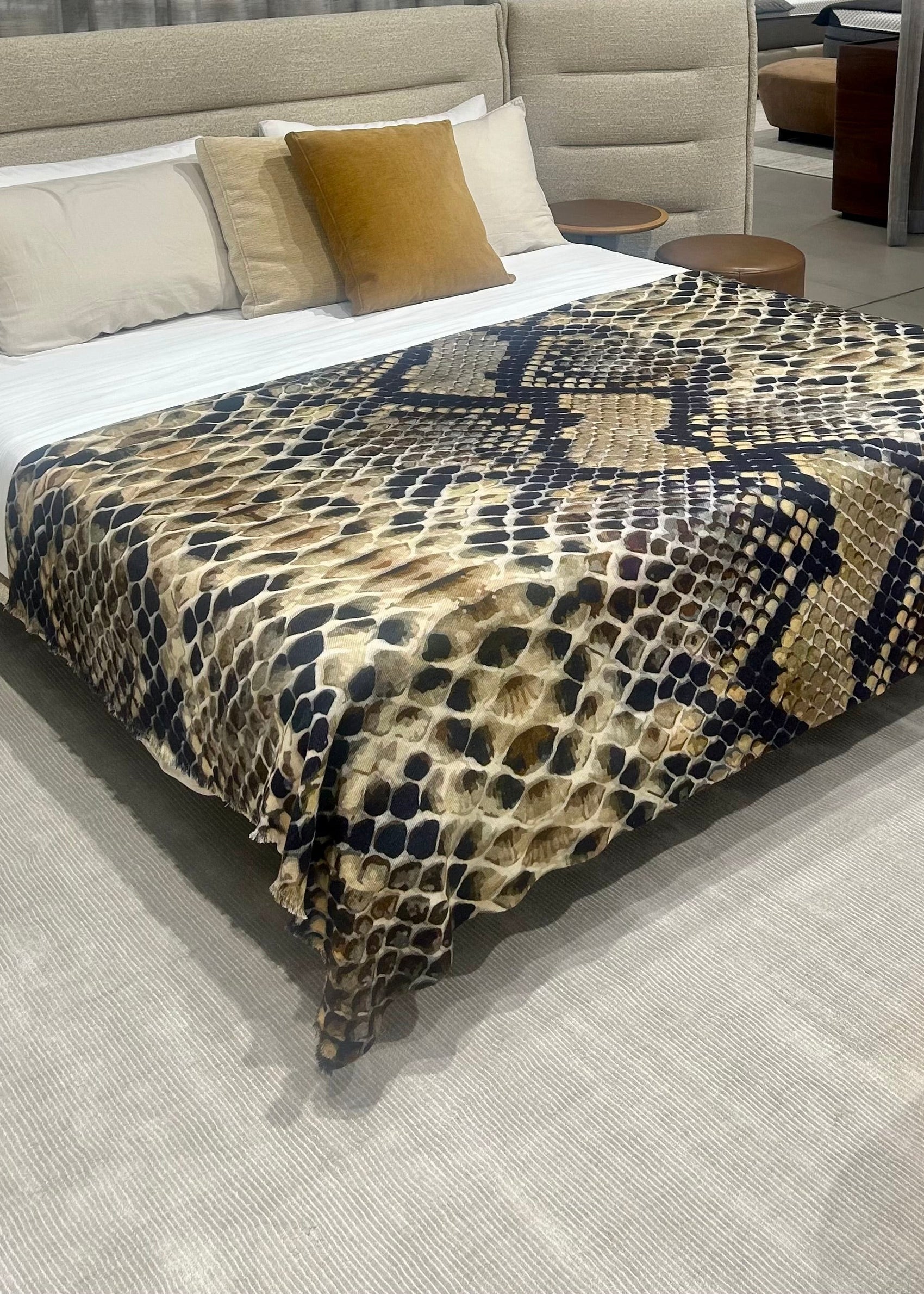 Snake Cashmere & Wool Bed Throw