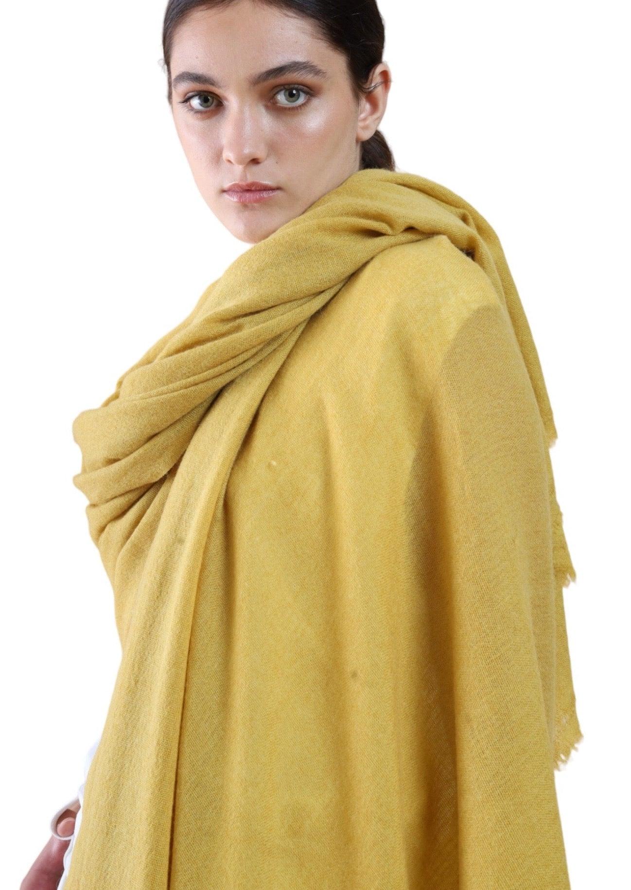 TRAVEL WRAP MUSTARD - Cashmere Luxe