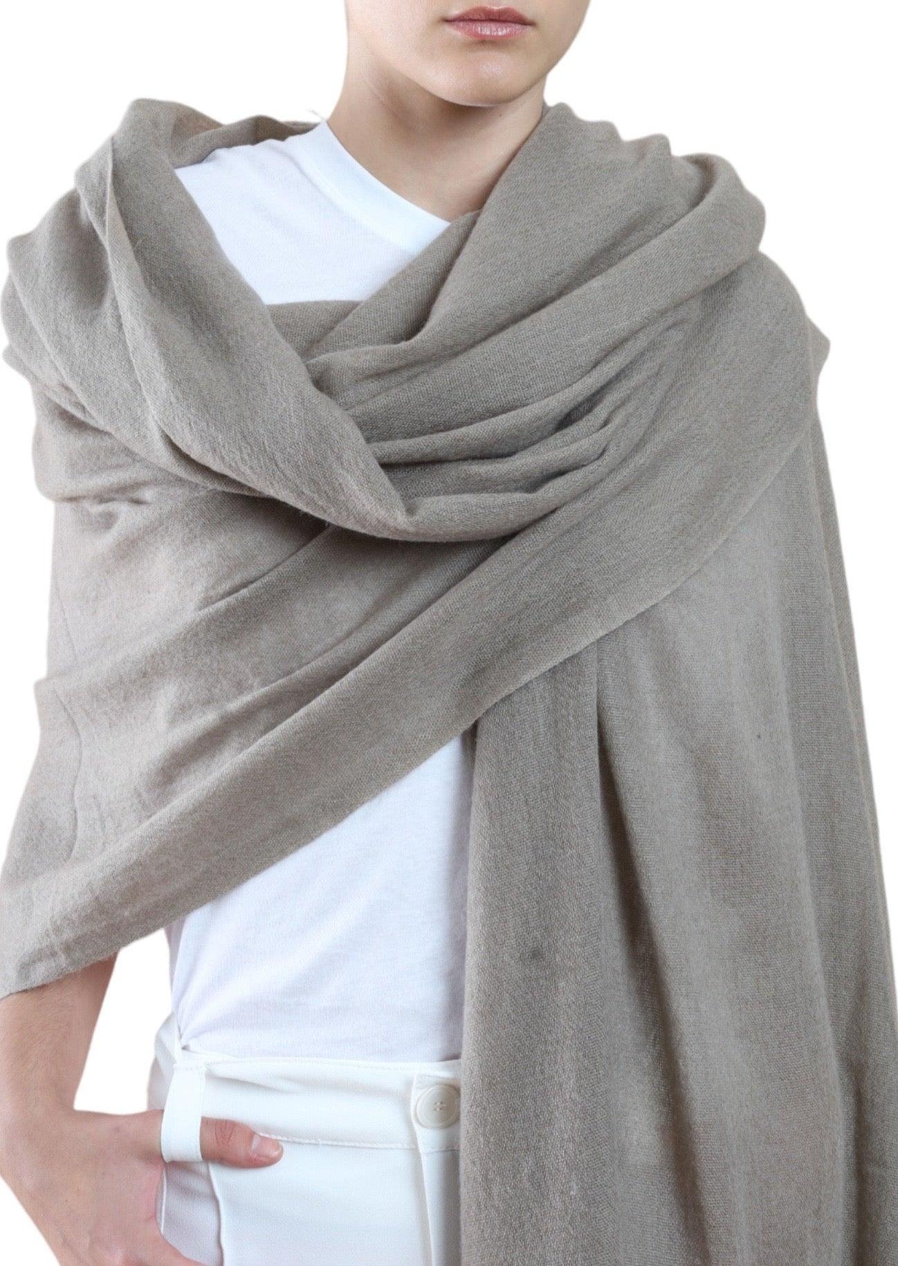 TRAVEL WRAP TAUPE - Cashmere Luxe