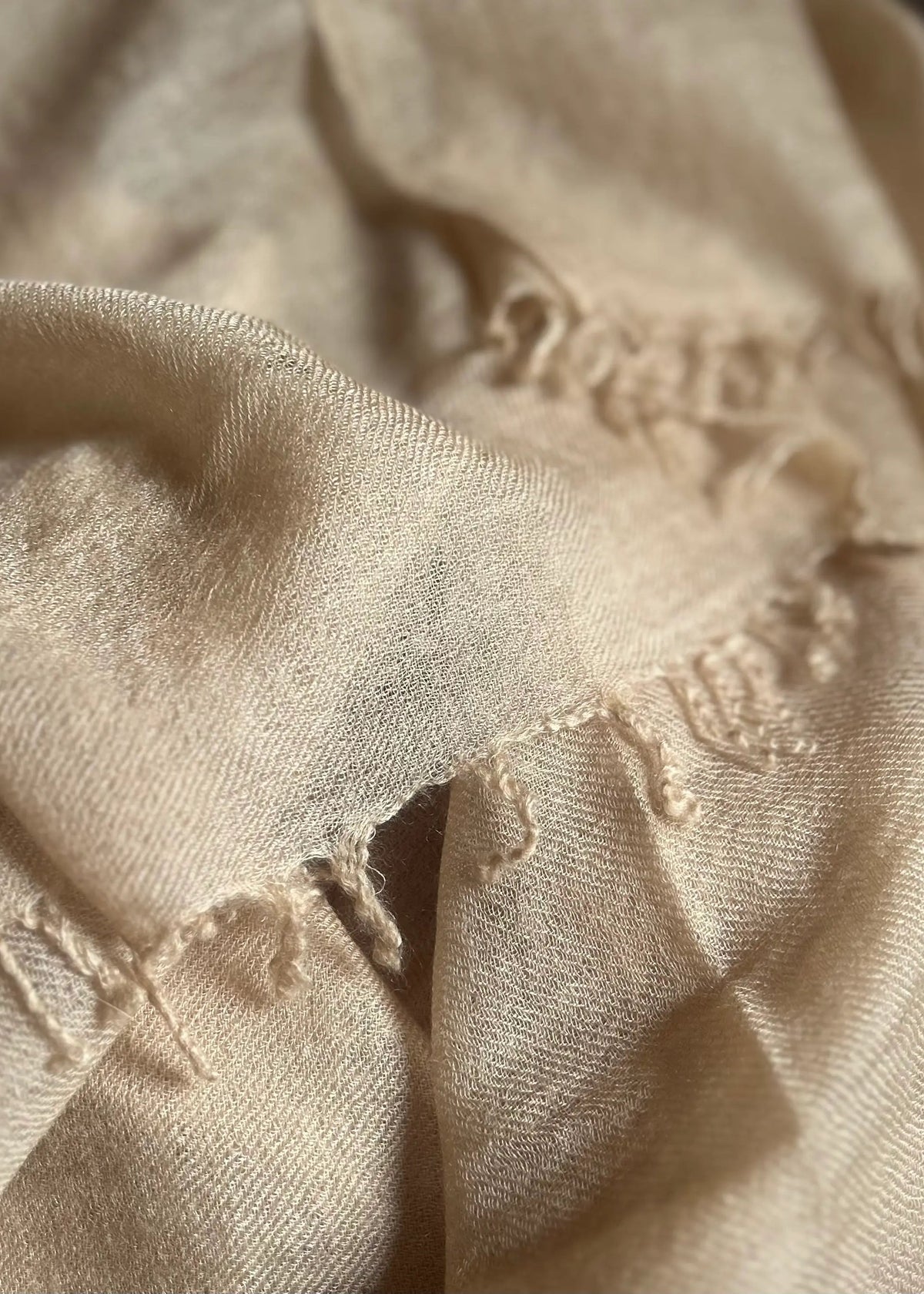Premium Natural Cashmere Wrap – Handwoven Himalayan Luxury Shawl