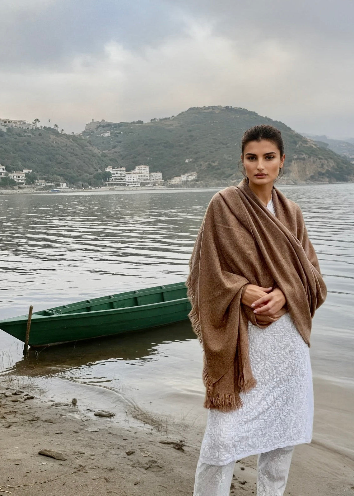 Heavyweight Plant-Dyed Cashmere Wrap | Tan