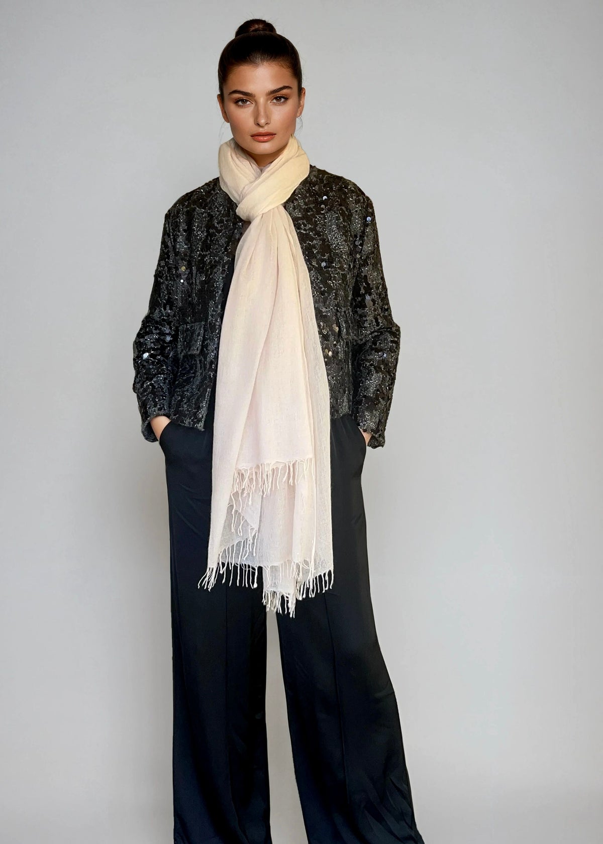 Premium Soft Pink Cashmere Wrap – Handwoven Himalayan Luxury Scarf