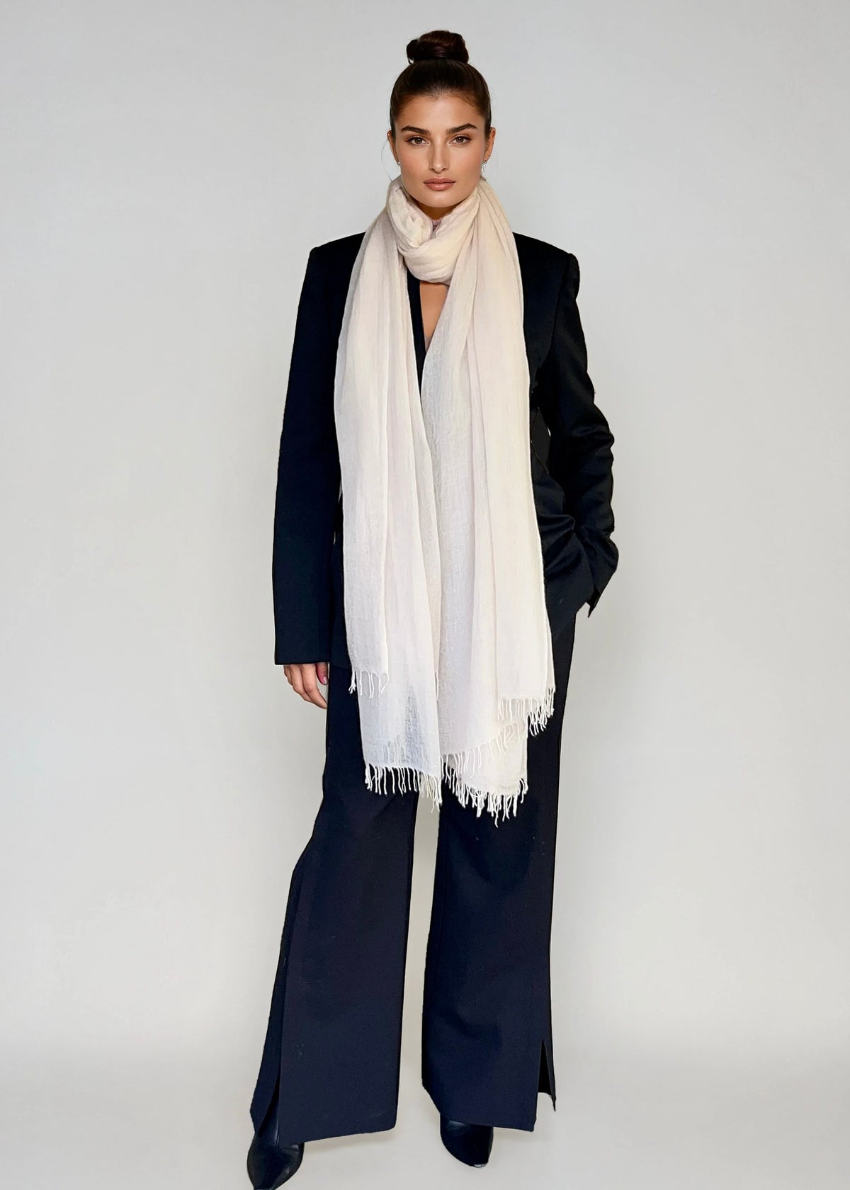Premium Soft Pink Cashmere Wrap – Handwoven Himalayan Luxury Scarf