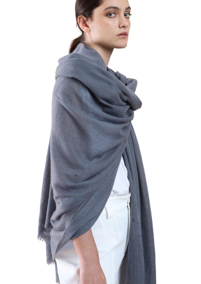TRAVEL WRAP CHARCOAL - Cashmere Luxe