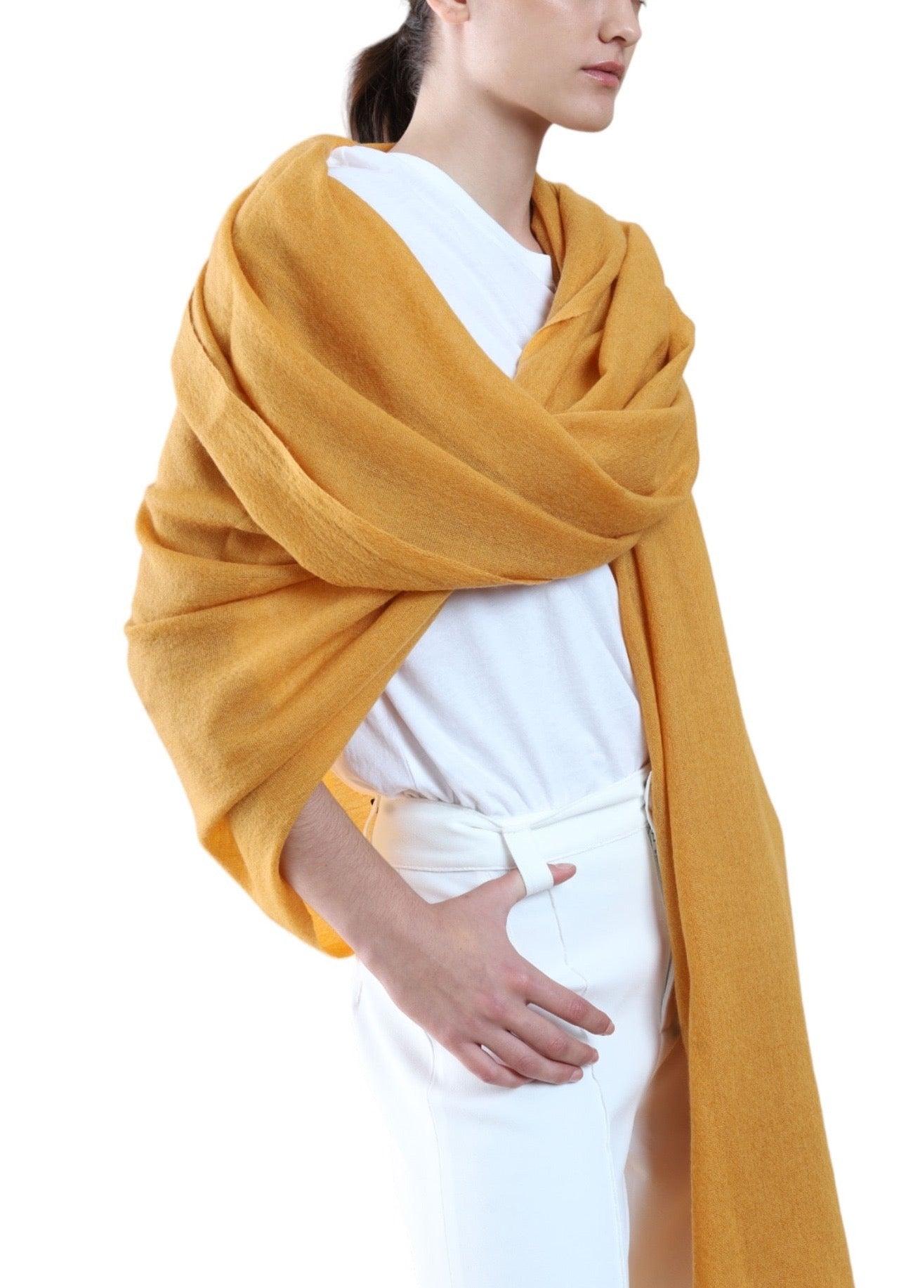 TRAVEL WRAP SUNFLOWER - Cashmere Luxe