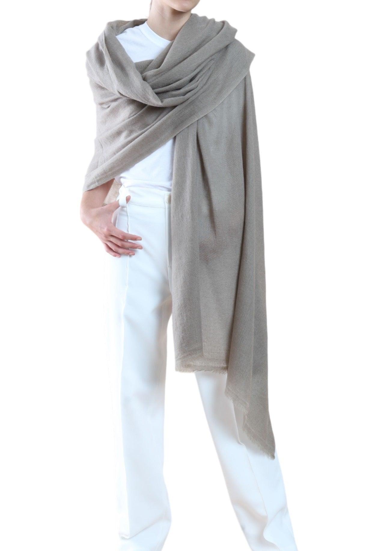 TRAVEL WRAP TAUPE - Cashmere Luxe