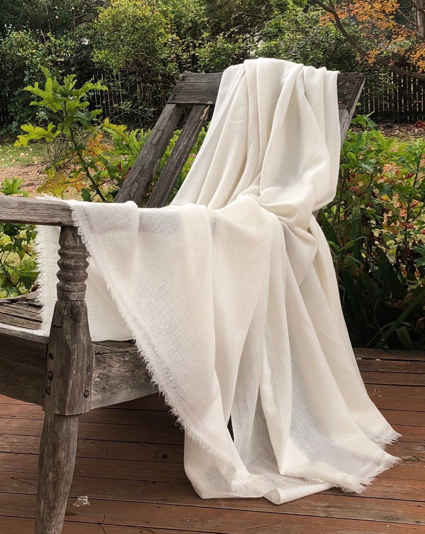 TRAVEL WRAP WHITE - Cashmere Luxe